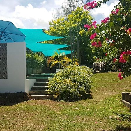 Ancella'S Garden Apartment-Beach-5Min Drive, 1 Hr Montego Bay, 25 Mins Ocho Rios, Continental Breakfast Runaway Bay Ngoại thất bức ảnh