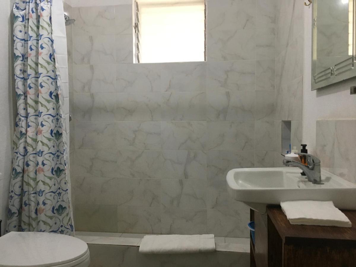 Ancella'S Garden Apartment-Beach-5Min Drive, 1 Hr Montego Bay, 25 Mins Ocho Rios, Continental Breakfast Runaway Bay Ngoại thất bức ảnh