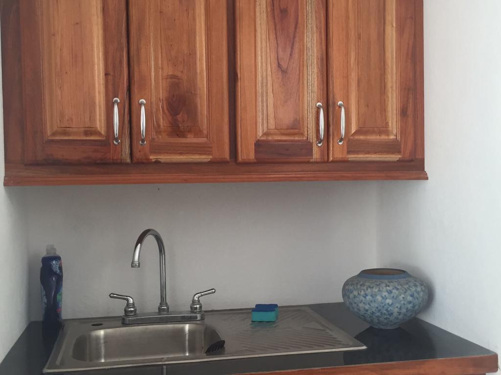 Ancella'S Garden Apartment-Beach-5Min Drive, 1 Hr Montego Bay, 25 Mins Ocho Rios, Continental Breakfast Runaway Bay Ngoại thất bức ảnh
